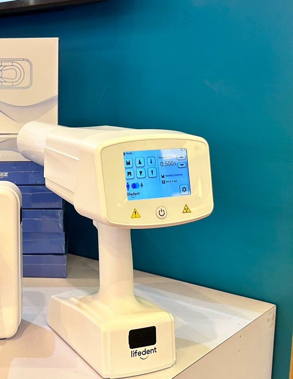Máy X-quang nha khoa cầm tay dạng súng lifedent Le Ray G